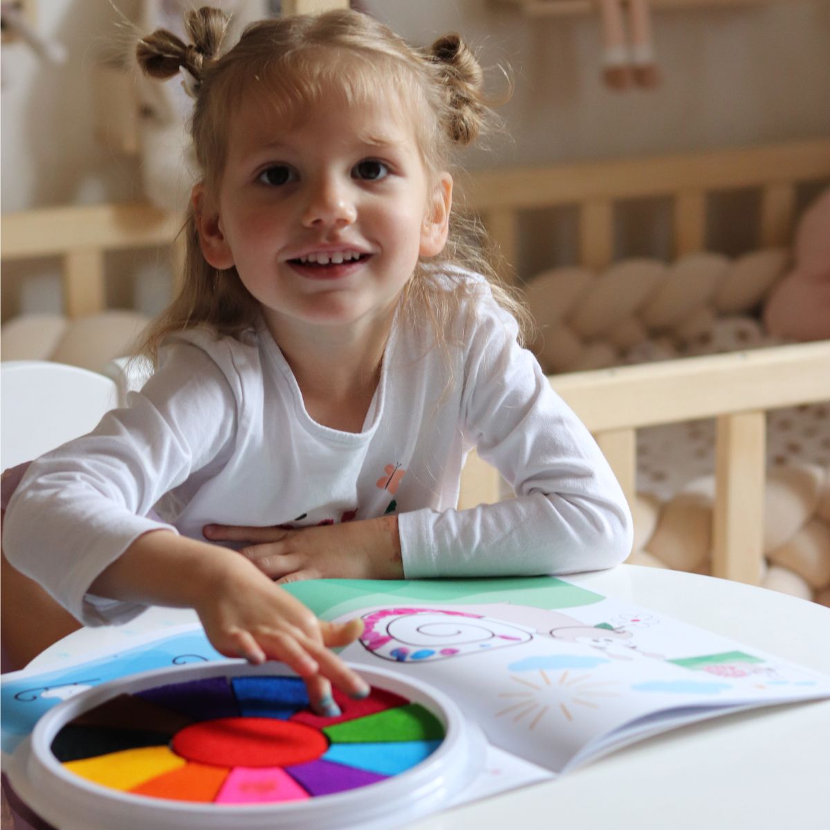 FINGER PARTY – Balíček 3 omalovánek + barevná paletka (3×44 stran, od 1 roku)