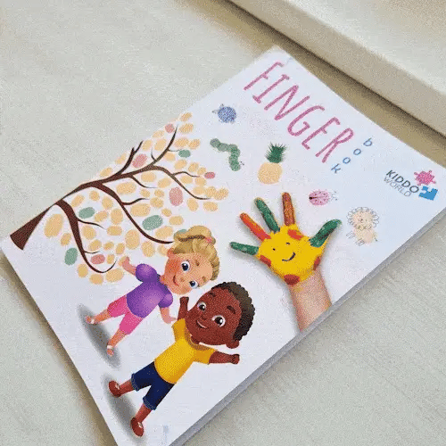 FINGER PARTY – Balíček 3 omalovánek + barevná paletka (3×44 stran, od 1 roku)