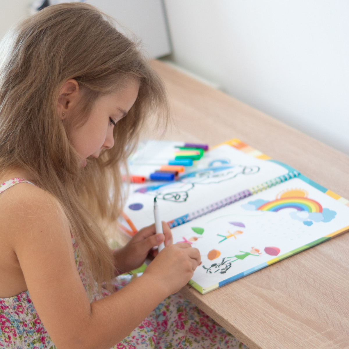 Curious Child Colours – Sešit Piš a smaž pro výuku psaní, opakovaně použitelný (64 stran, 2–5 let)