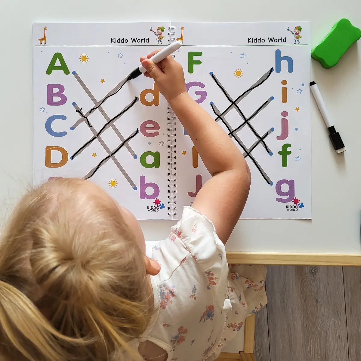 Curious Child | Mažatelná kniha pro nácvik psaní a logiky (64 stran, 3+ let)